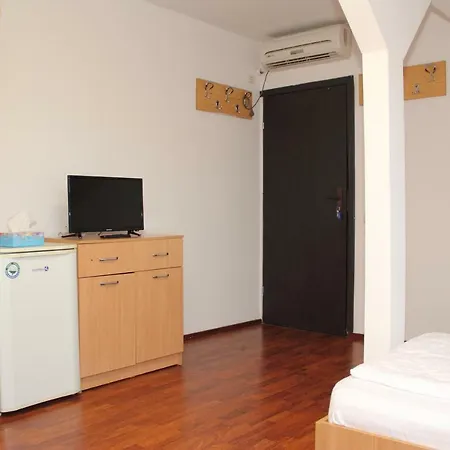 Guest house Happy Mara *